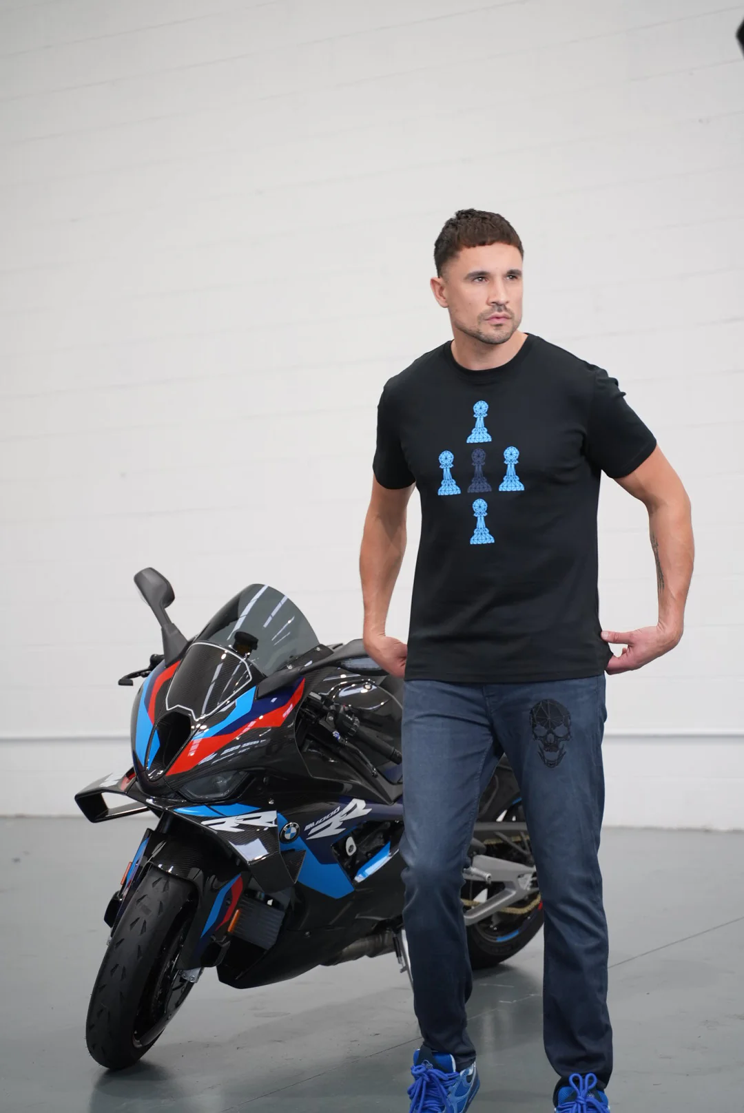 5 PAWN TEE - 4 BLUE 1 NAVY - Image 10