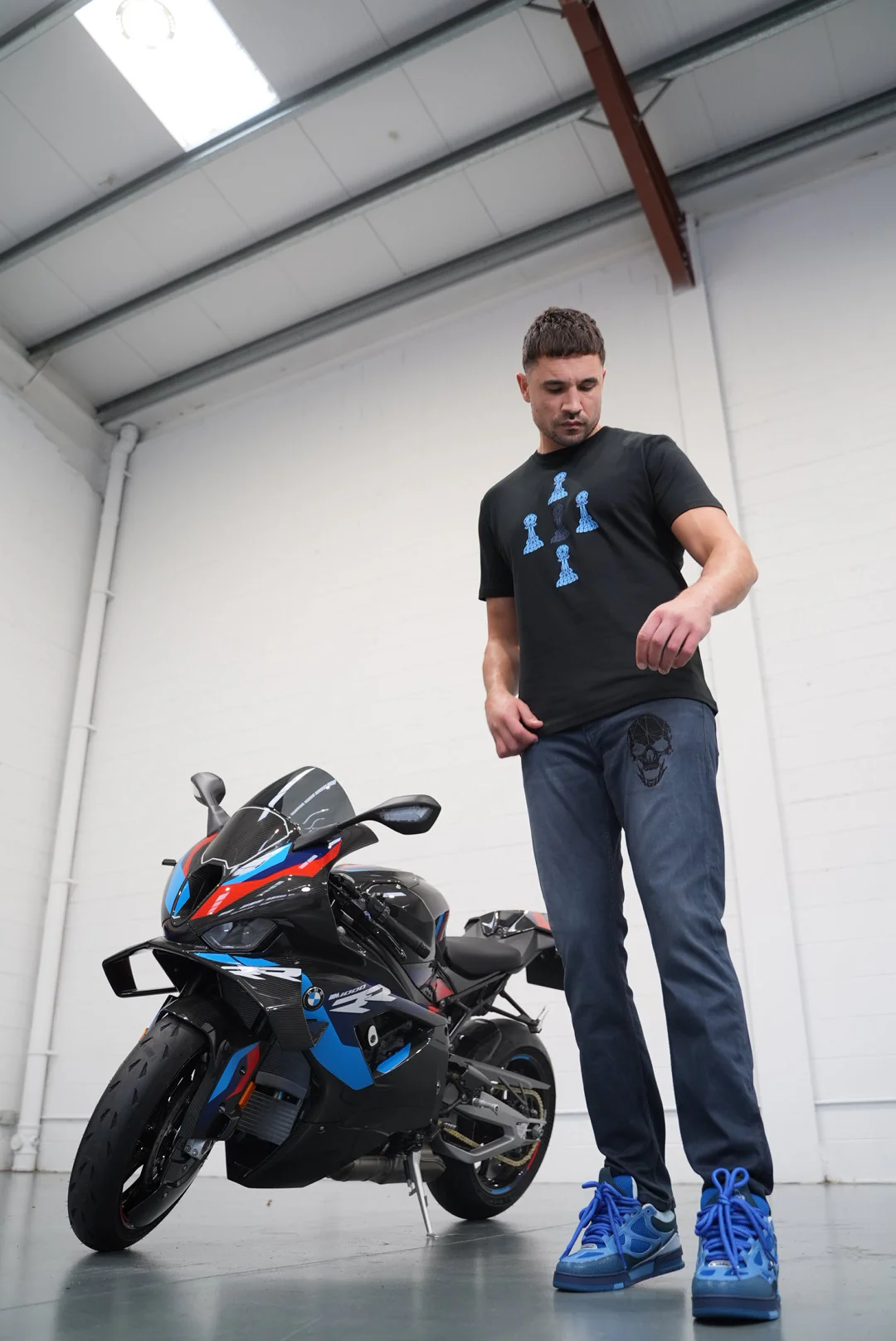 5 PAWN TEE - 4 BLUE 1 NAVY - Image 11