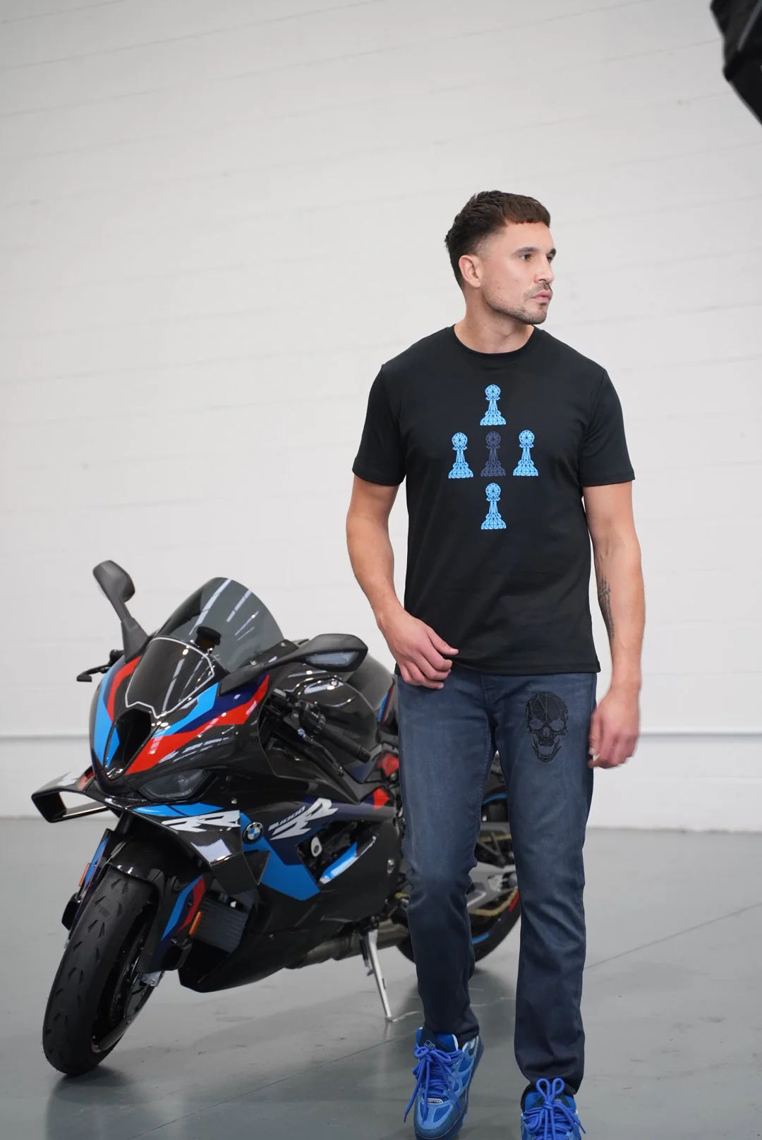 5 PAWN TEE - 4 BLUE 1 NAVY - Image 12