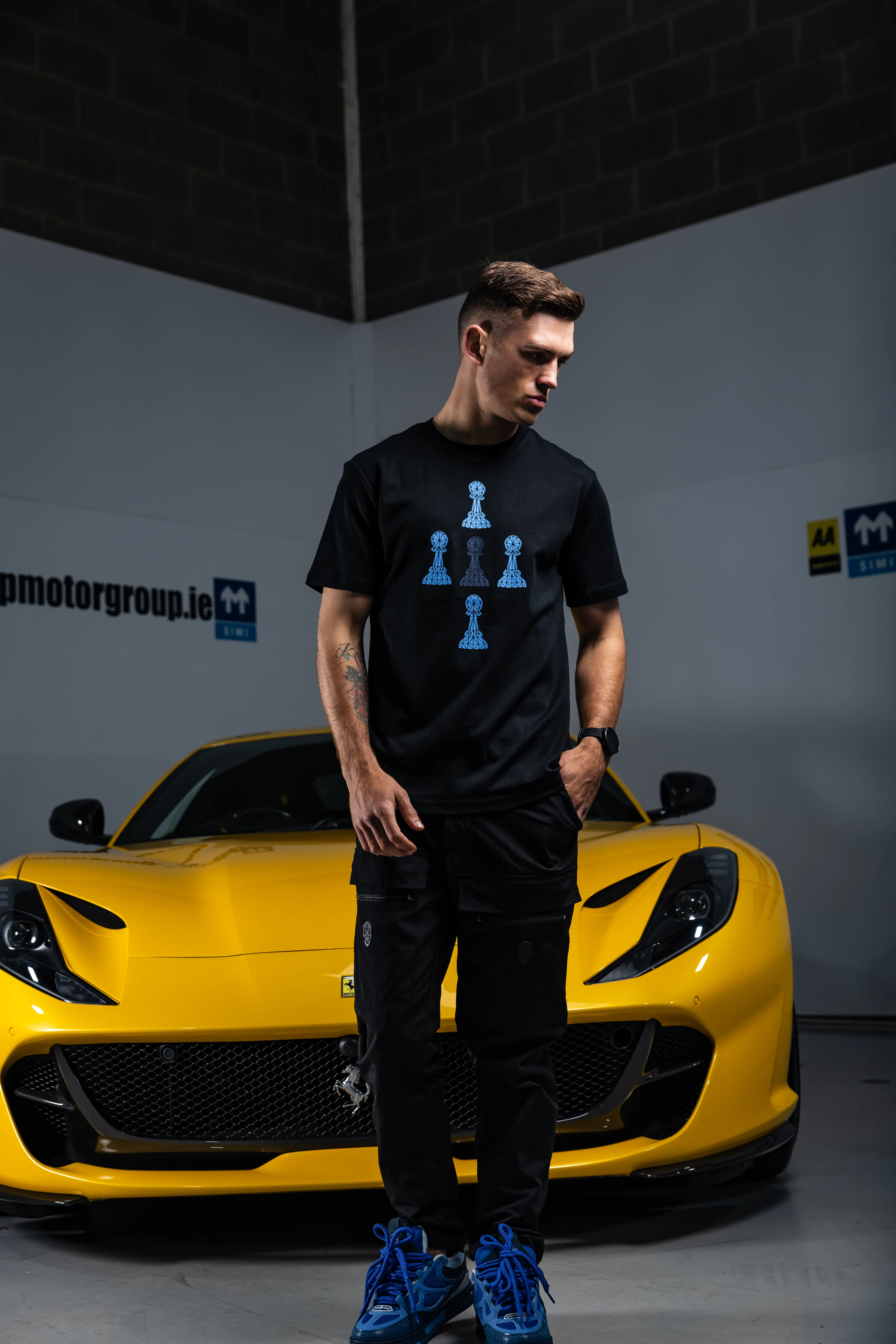 5 PAWN TEE - 4 BLUE 1 NAVY - Image 3