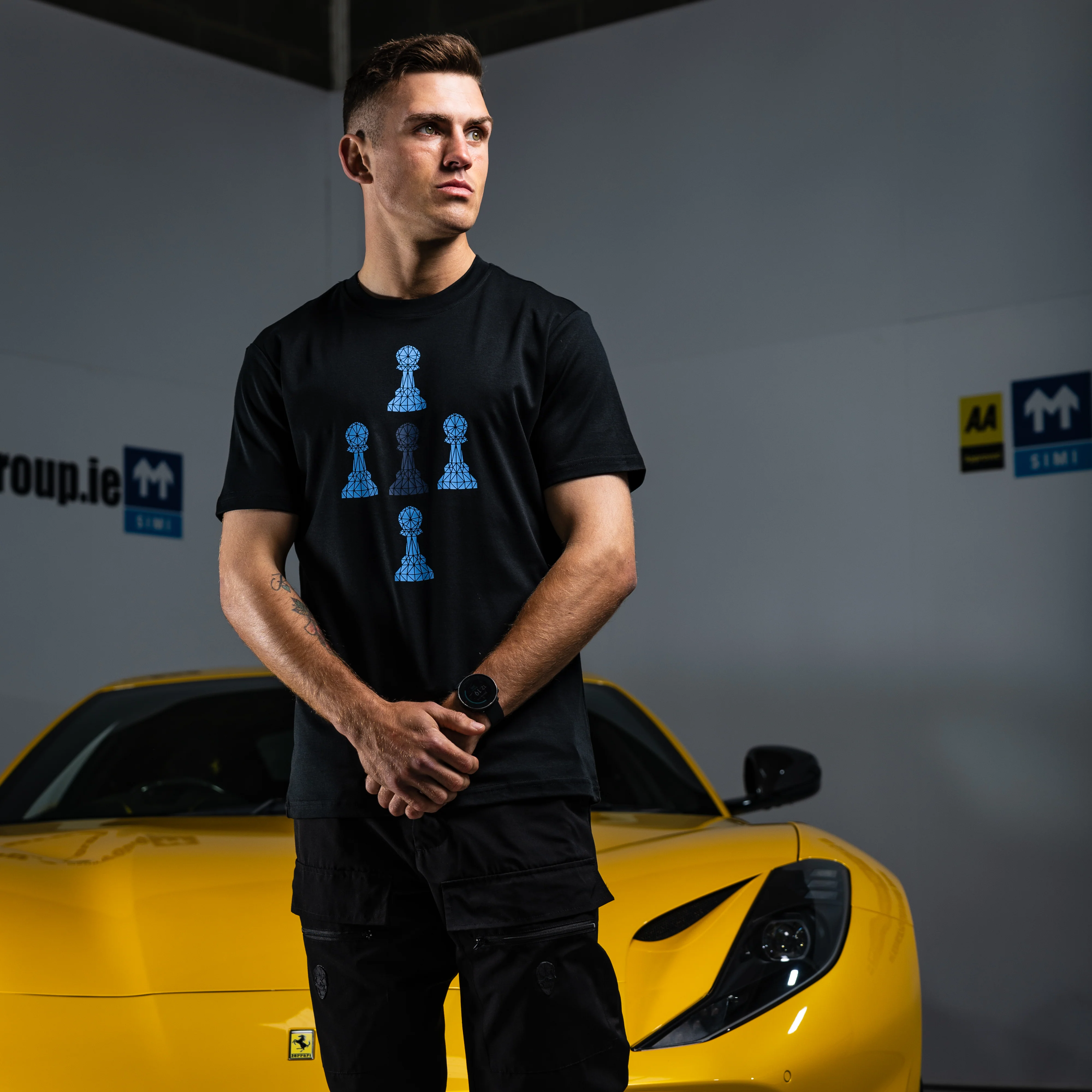 5 PAWN TEE - 4 BLUE 1 NAVY - Image 5