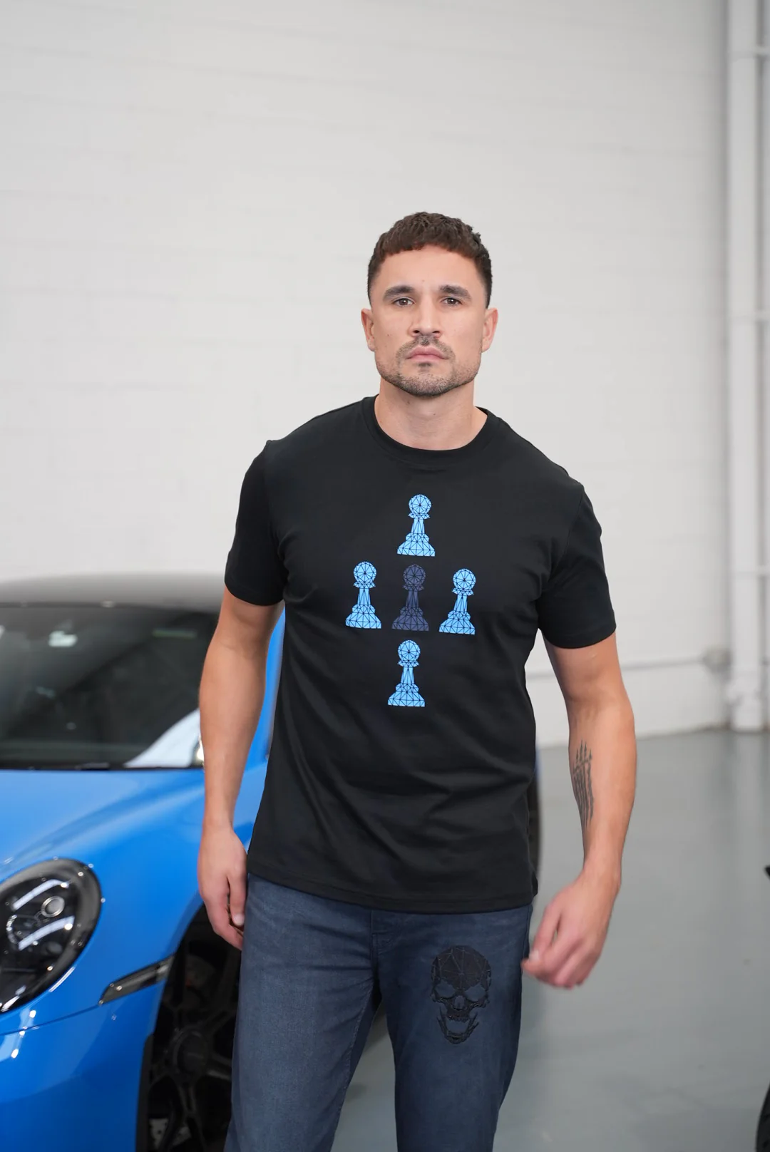 5 PAWN TEE - 4 BLUE 1 NAVY - Image 6