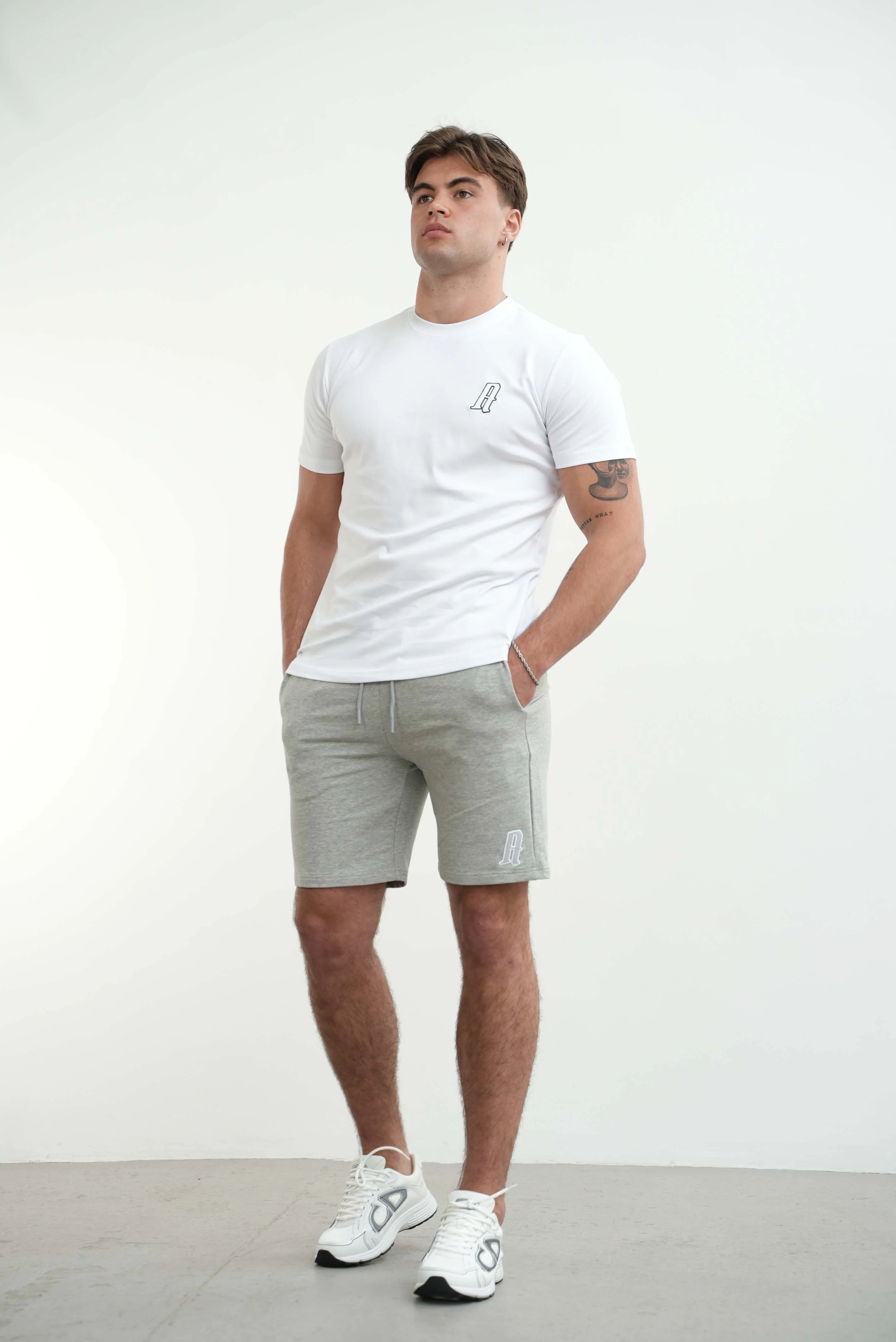 Amico embroidery luxury Tee White - Image 8