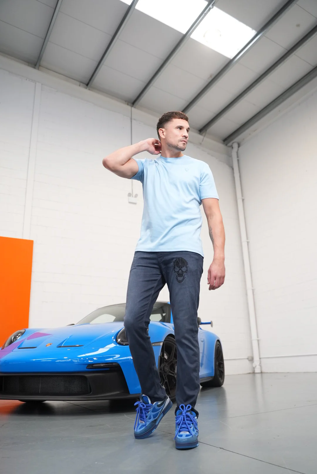 BABY BLUE SKULL BADGE TEE - Image 3