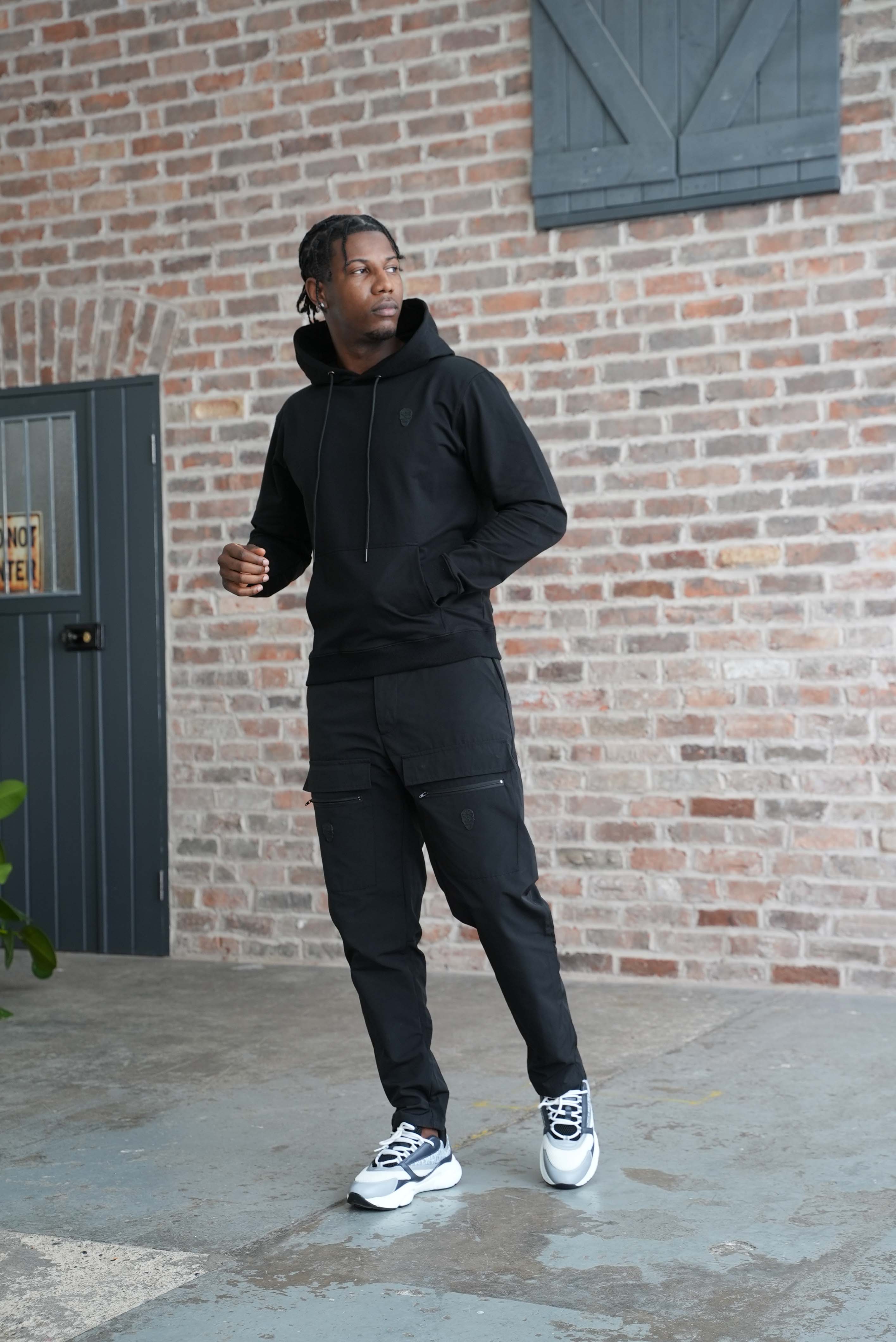 Men's Amico Double Skull Badge Cargos Black - Image 5