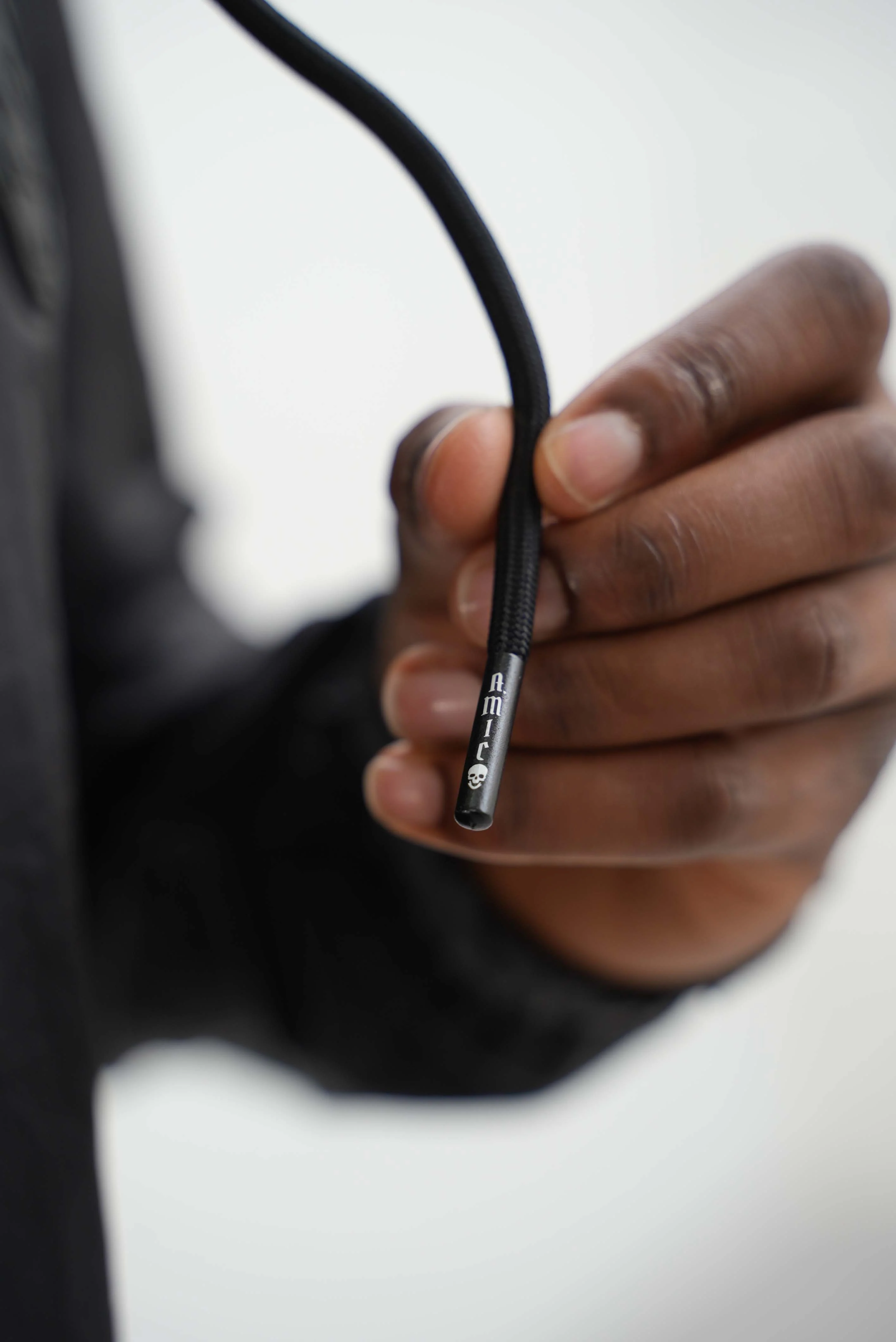 Men's Amico Skull Badge Windbreaker Black - Image 12