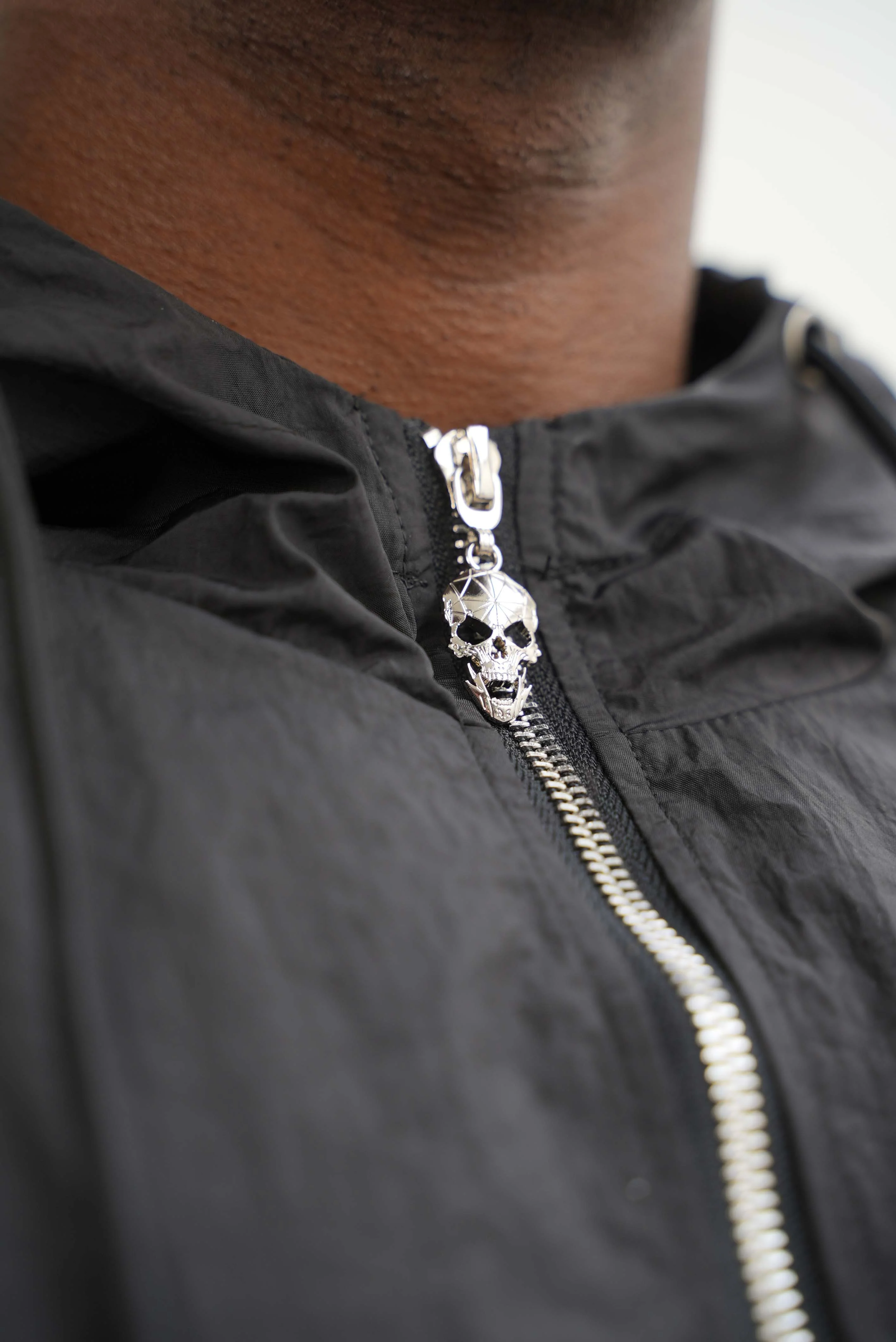 Men's Amico Skull Badge Windbreaker Black - Image 3