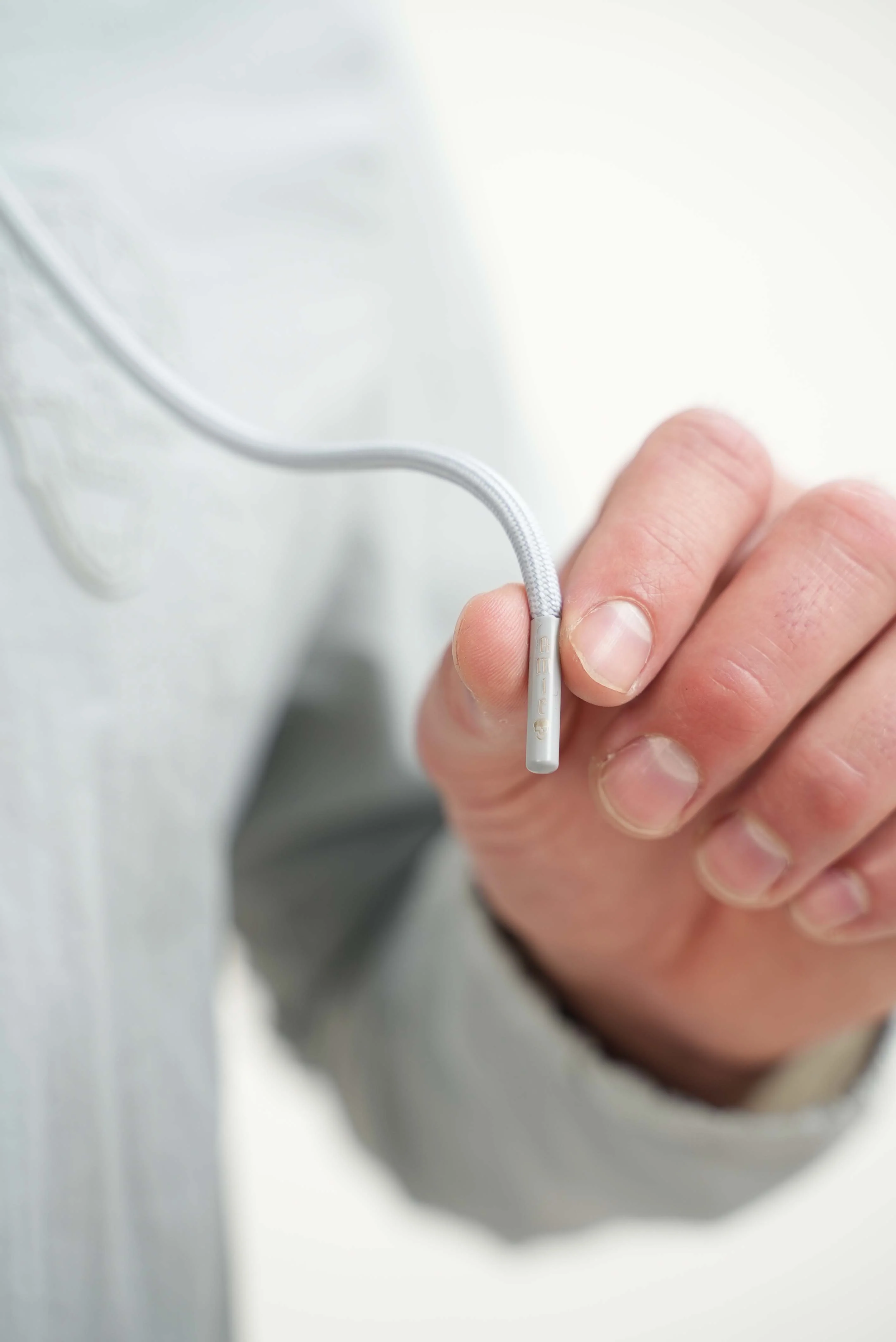 Men's Amico Skull Badge Windbreaker Grey - Image 5